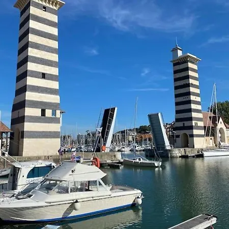 Apartment Le Quai West Yourhosthelper